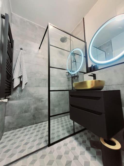 Urban Oasis: Stylish Retreat Apartment ซาเกร็บ ภายนอก รูปภาพ