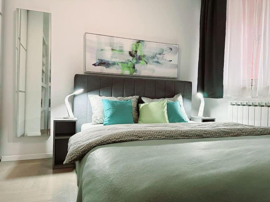Urban Oasis: Stylish Retreat Apartment ซาเกร็บ ภายนอก รูปภาพ