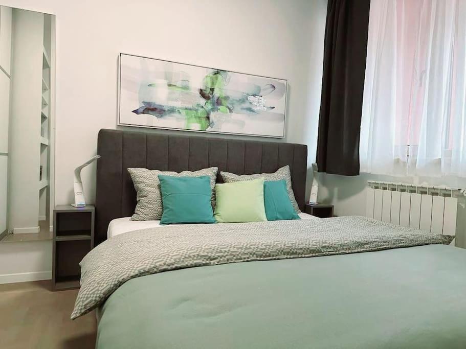 Urban Oasis: Stylish Retreat Apartment ซาเกร็บ ภายนอก รูปภาพ