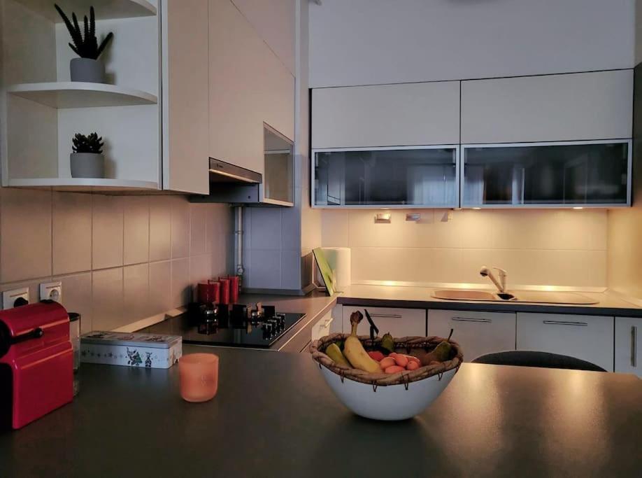 Urban Oasis: Stylish Retreat Apartment ซาเกร็บ ภายนอก รูปภาพ